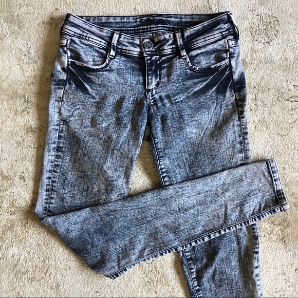 Bebe Mineral Washed Skinny Jeans - Picture 2 of 6